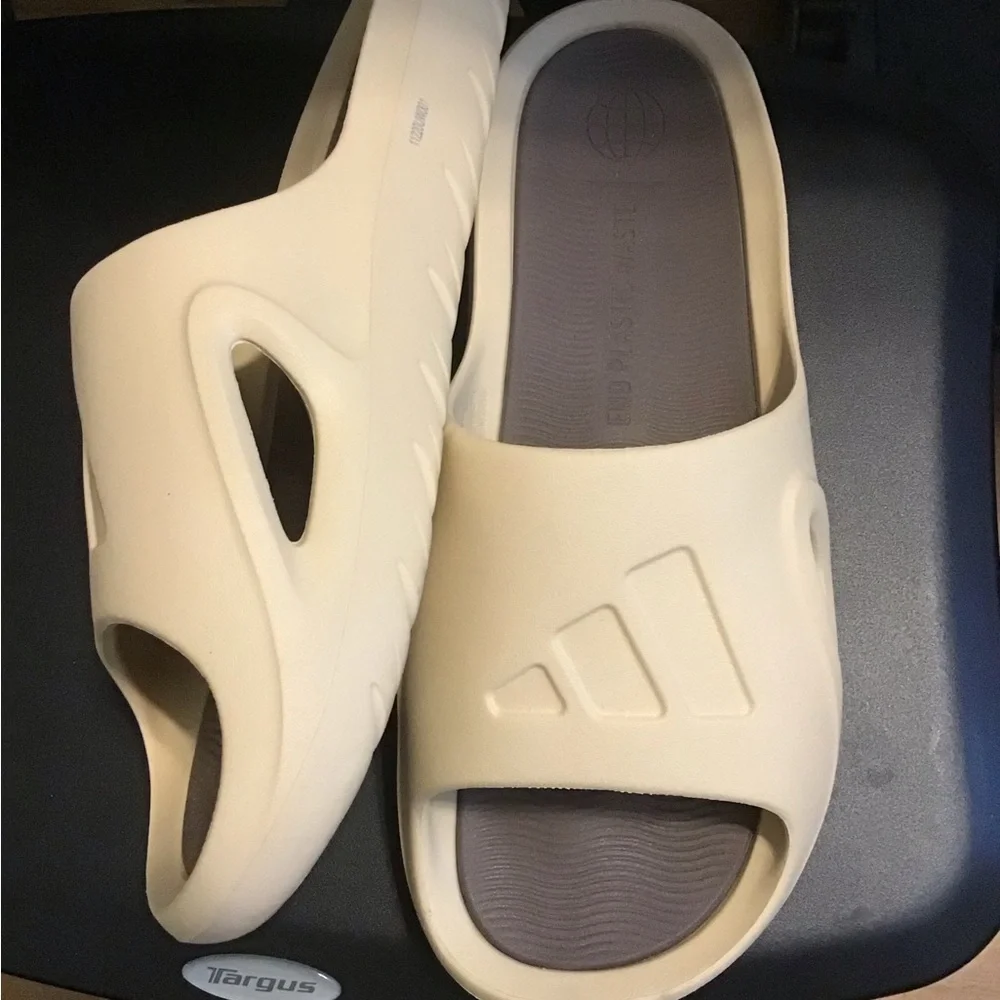 ADIDAS Eco Adicane Slide Sandals